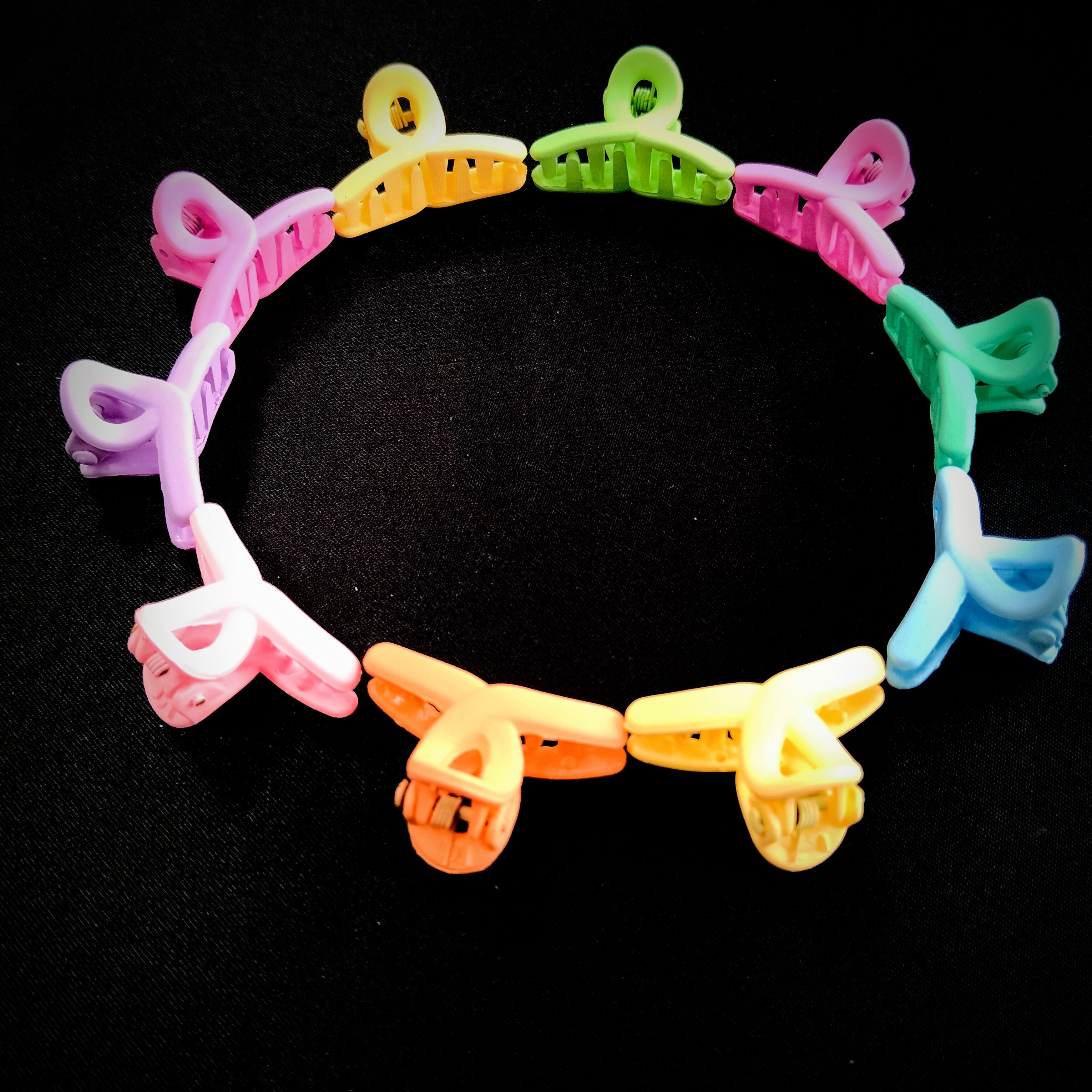 Mini Pastel Hair Claw Clips – Assorted Colors for Kids & Teens Styling