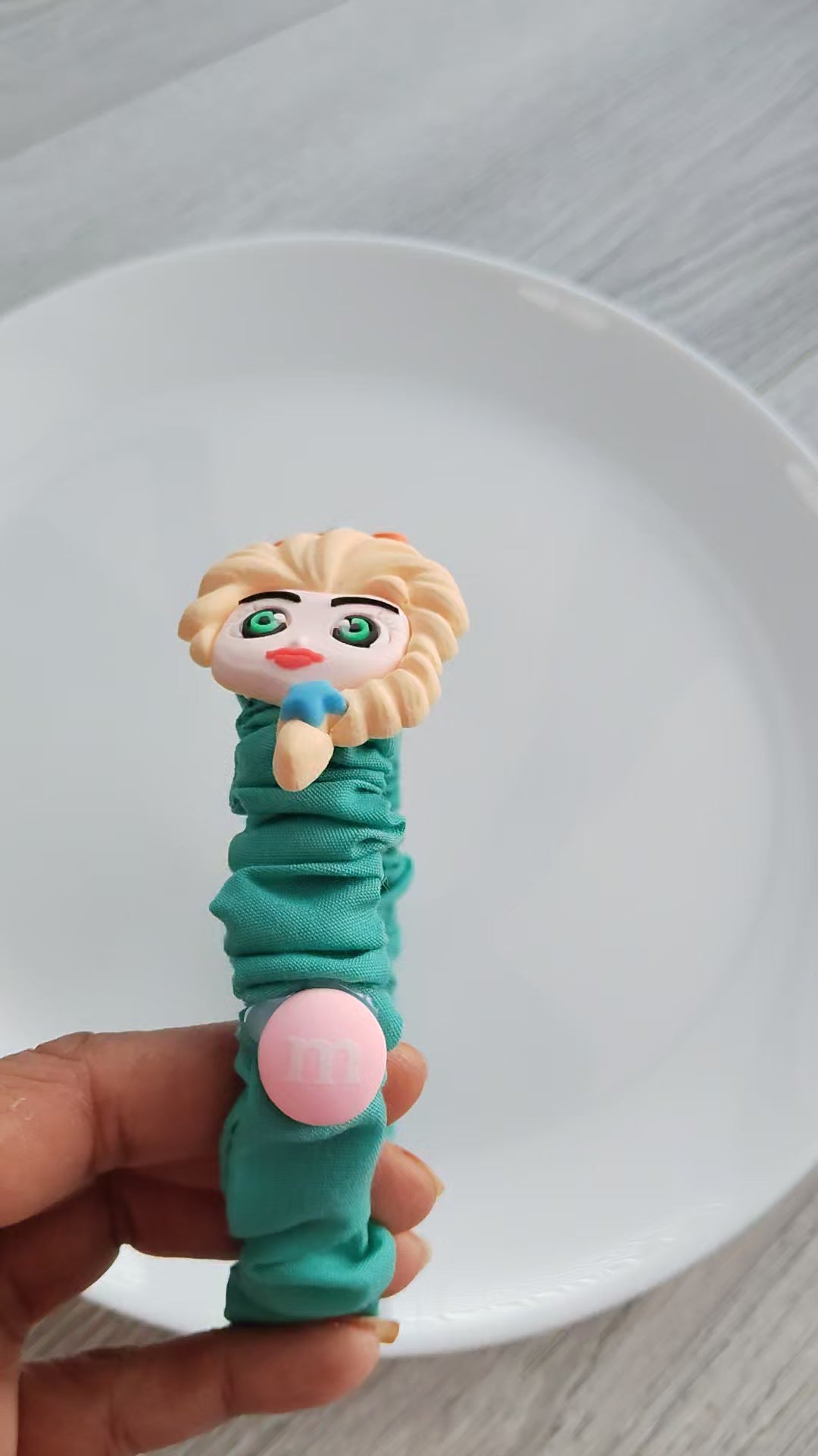 Frozen Character Headband, Playful Green Hair Accessory for Girls