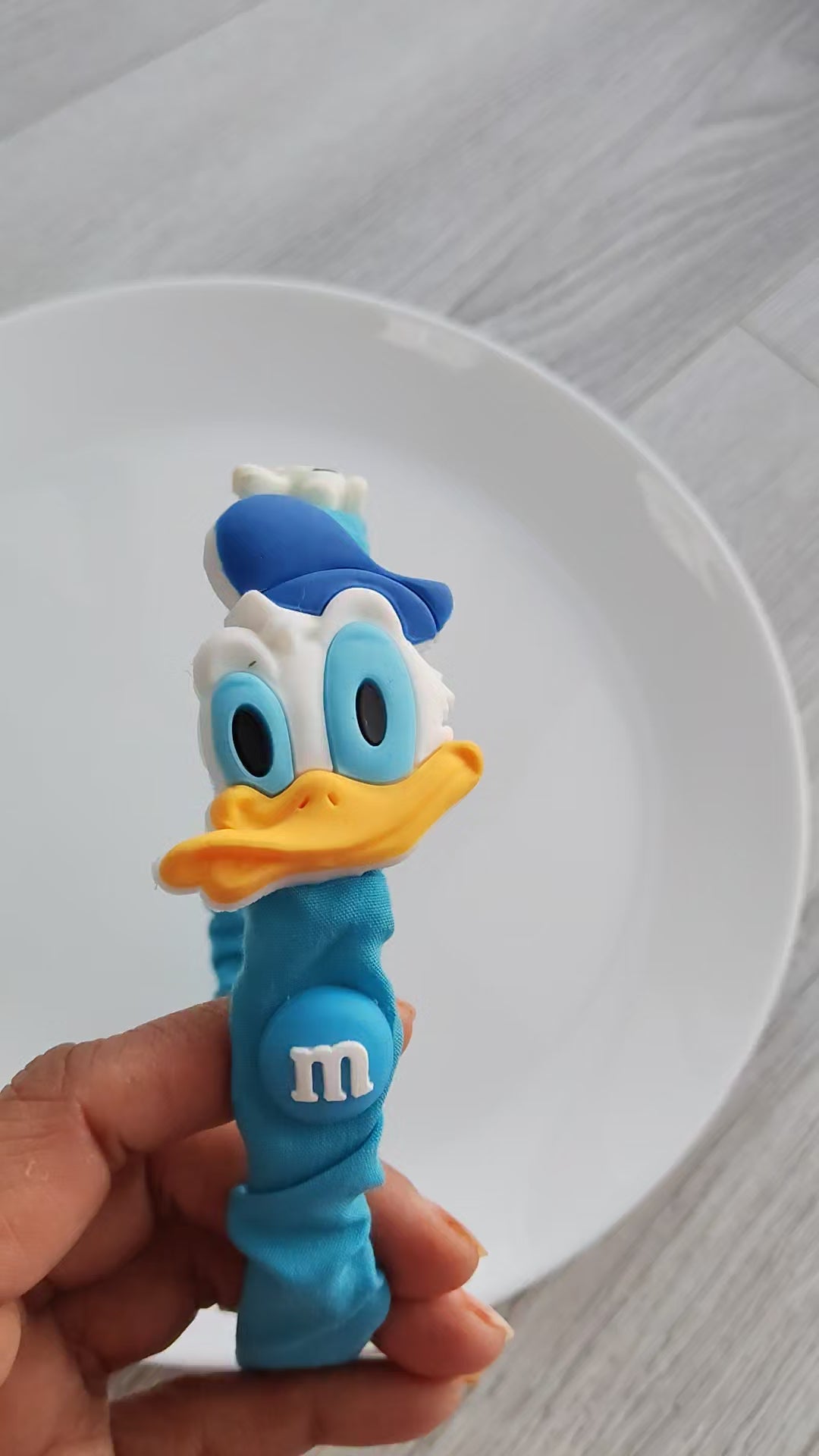 Donald Duck Character Headband, Playful Blue Hair Accessory for Girls