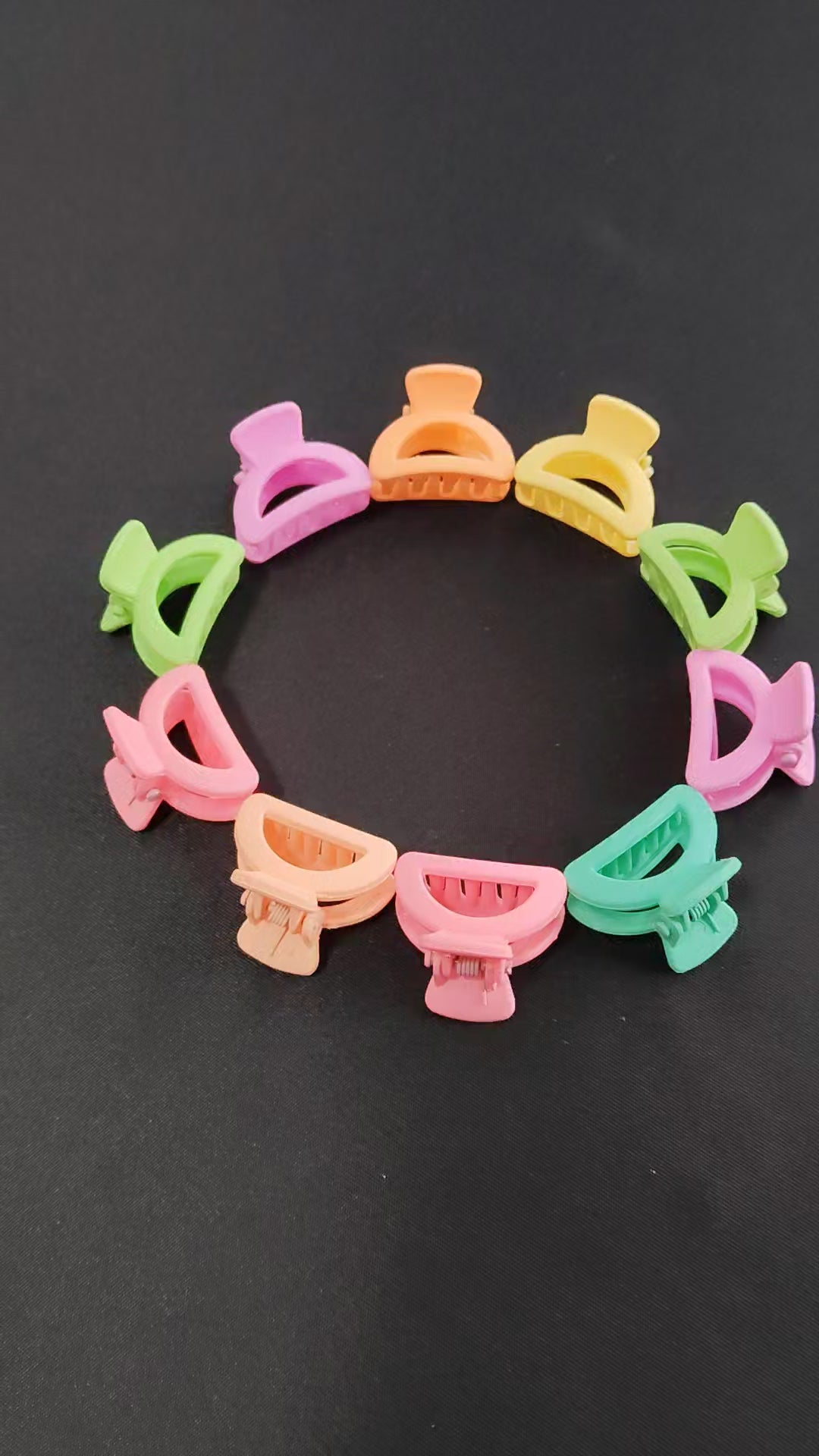 Mini Pastel Hair Claw Clips – Matte Finish Y2K Hair Accessories
